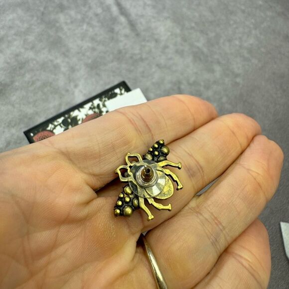 Rare Gucci Pearl Bee Earrings - Picture 5 of 7